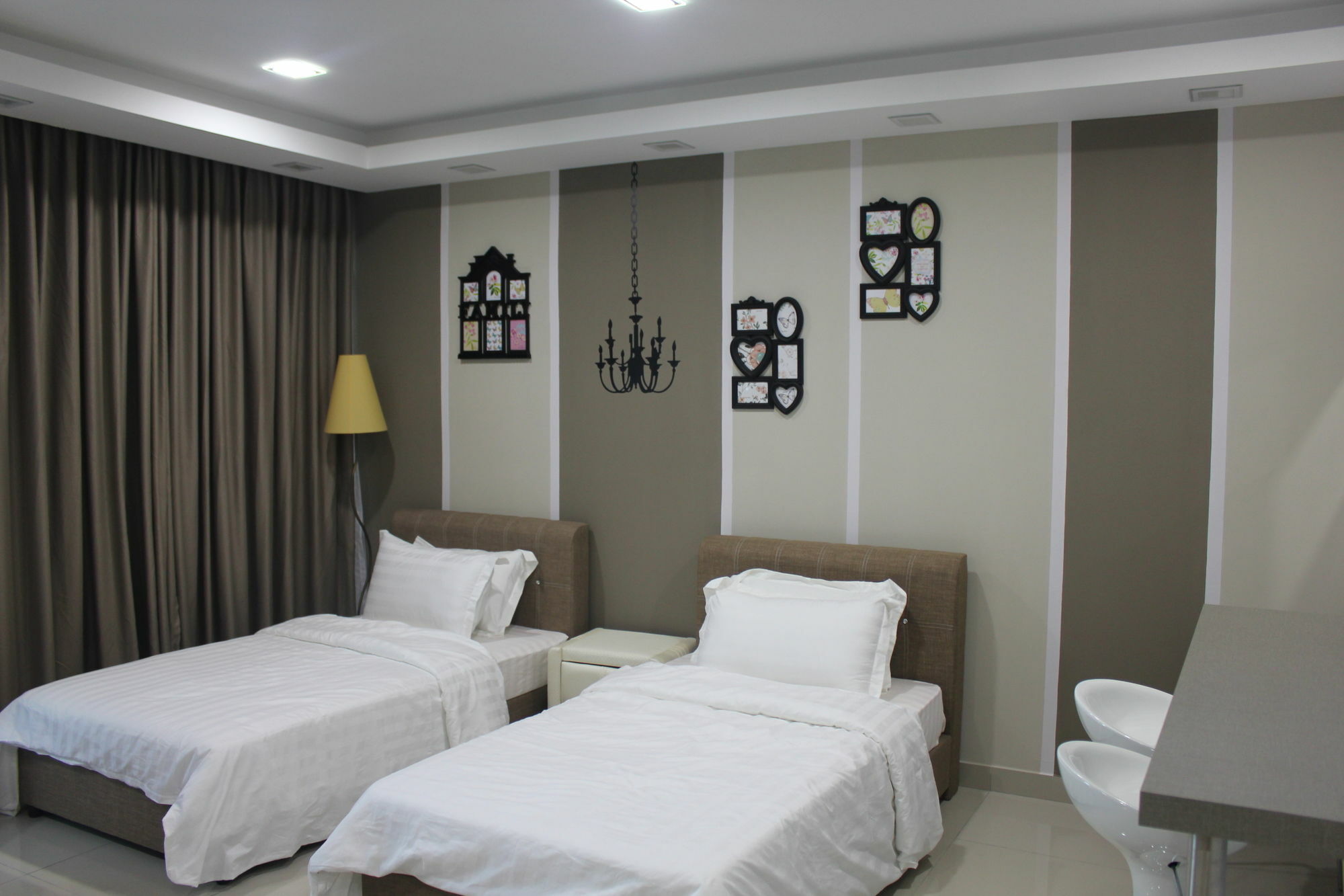 De Houz - Trefoil Setia Alam Home Stay Shah Alam Exterior foto