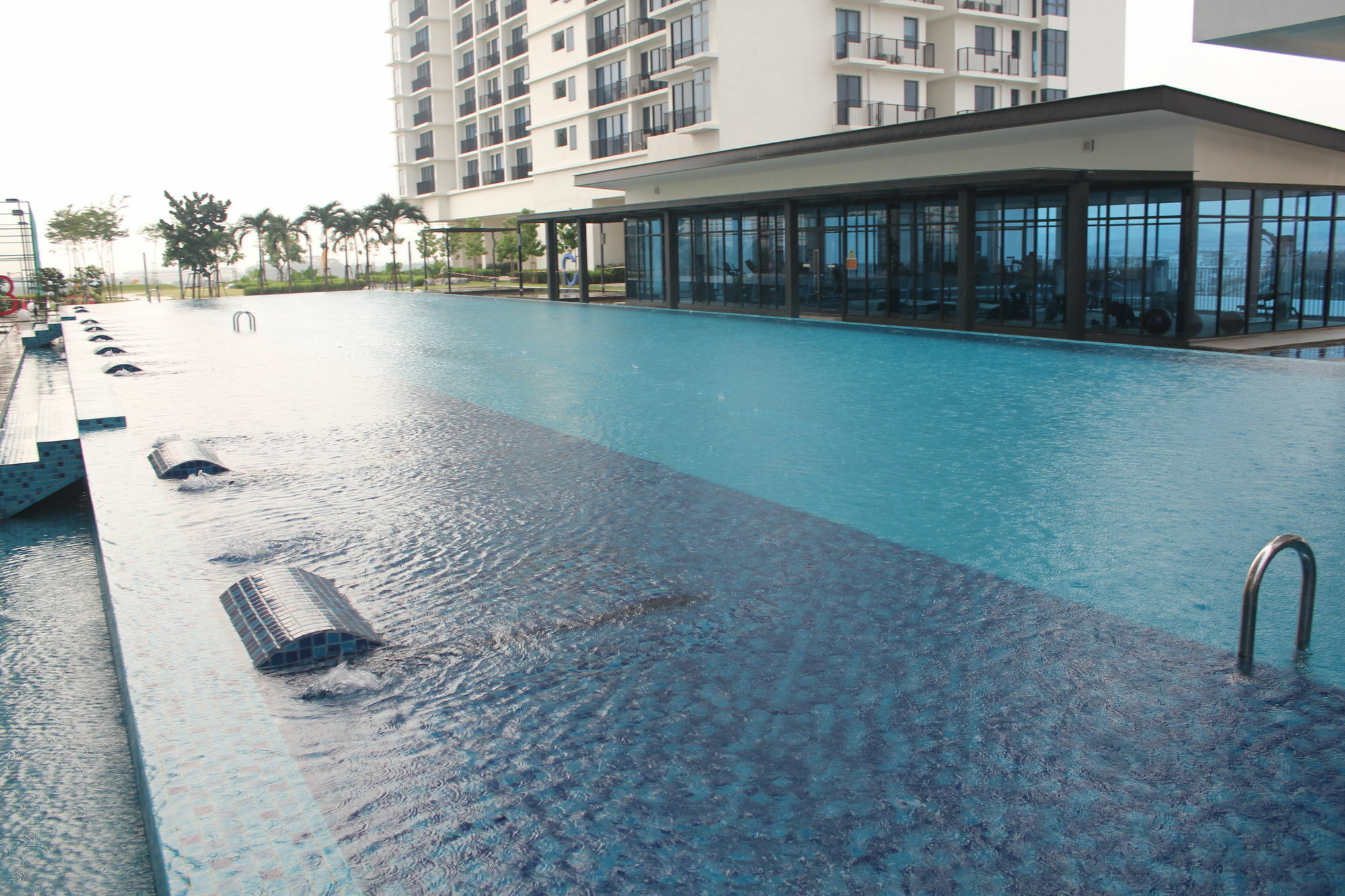 De Houz - Trefoil Setia Alam Home Stay Shah Alam Exterior foto