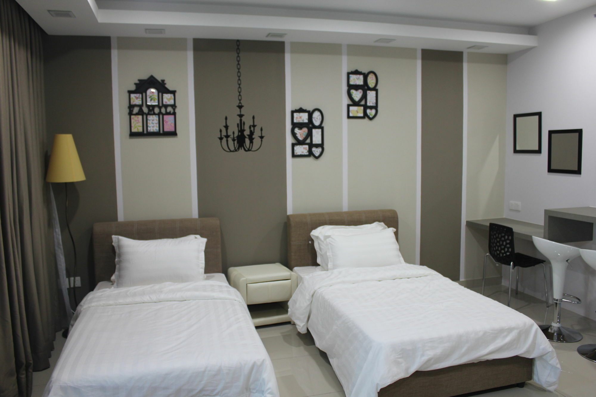 De Houz - Trefoil Setia Alam Home Stay Shah Alam Exterior foto