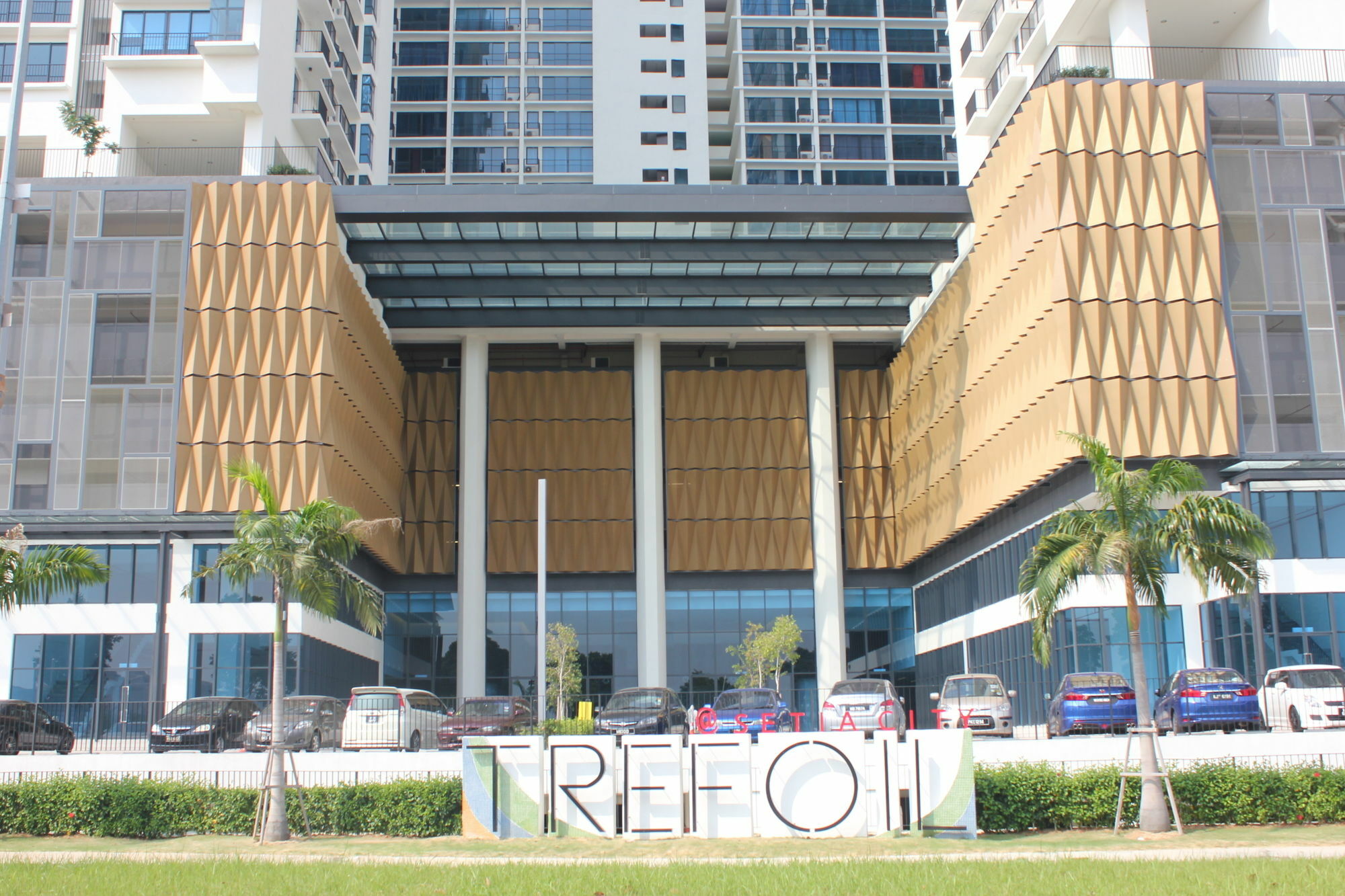 De Houz - Trefoil Setia Alam Home Stay Shah Alam Exterior foto